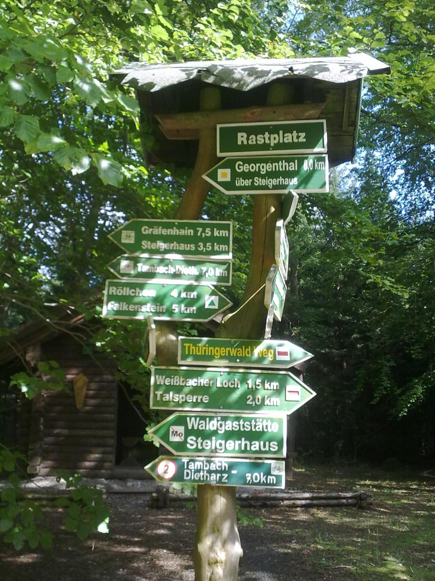 Schlossgartenpassage Ohrdruf Bagian luar foto